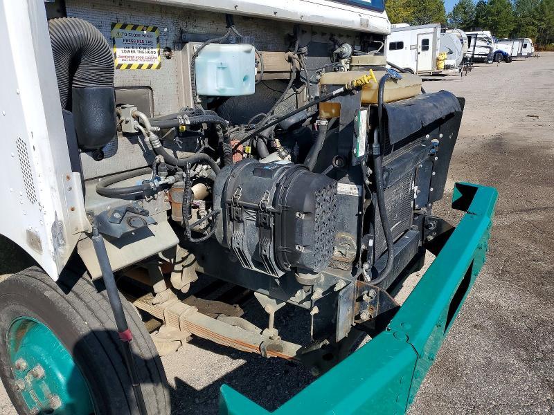 2017 Freigliner 2017 Freightliner MT45G Chassis Delivery Truck