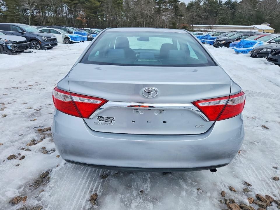 2015 Toyota Camry le