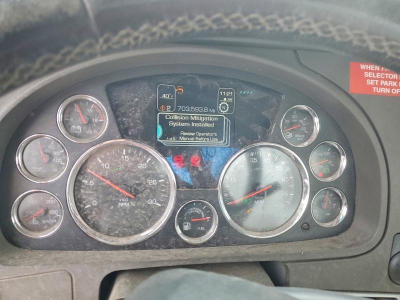 2016 Kenworth T680 Semi Truck