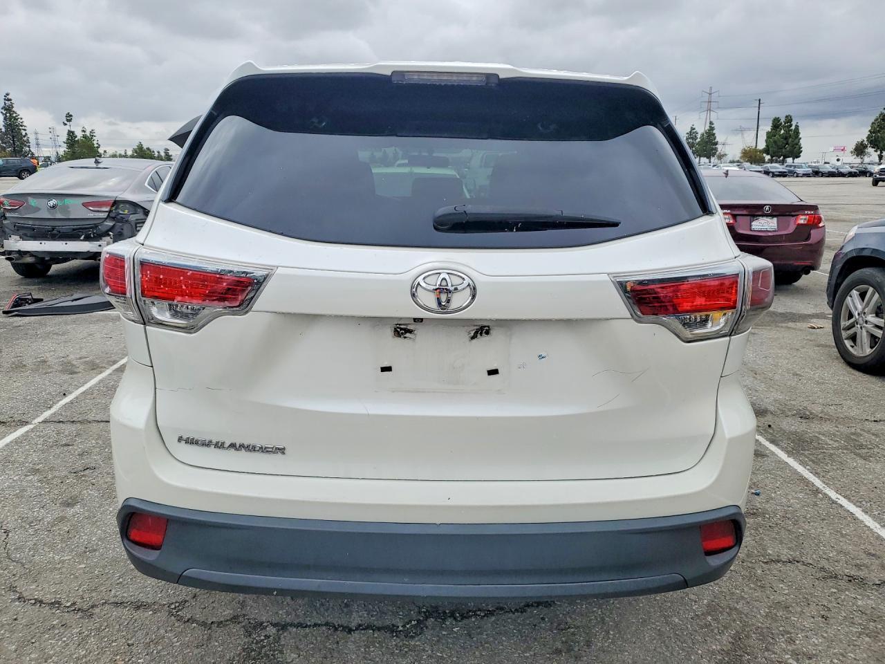 2016 Toyota Highlander le