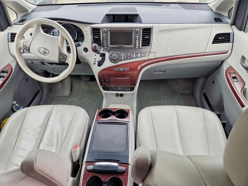 2014 Toyota Sienna xle