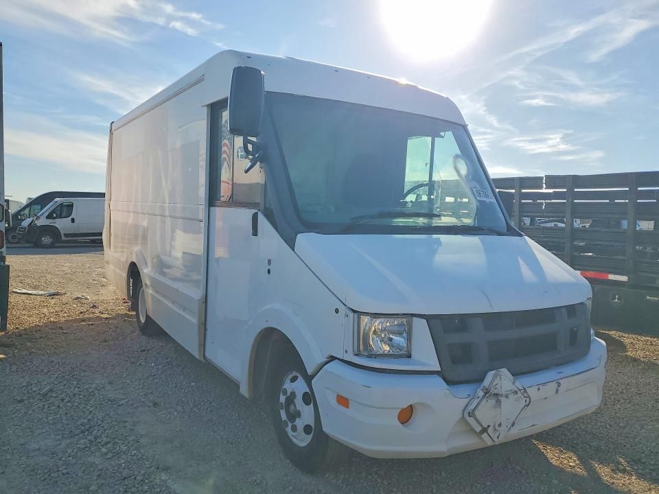 2013 Isuzu NPR Delivery Truck