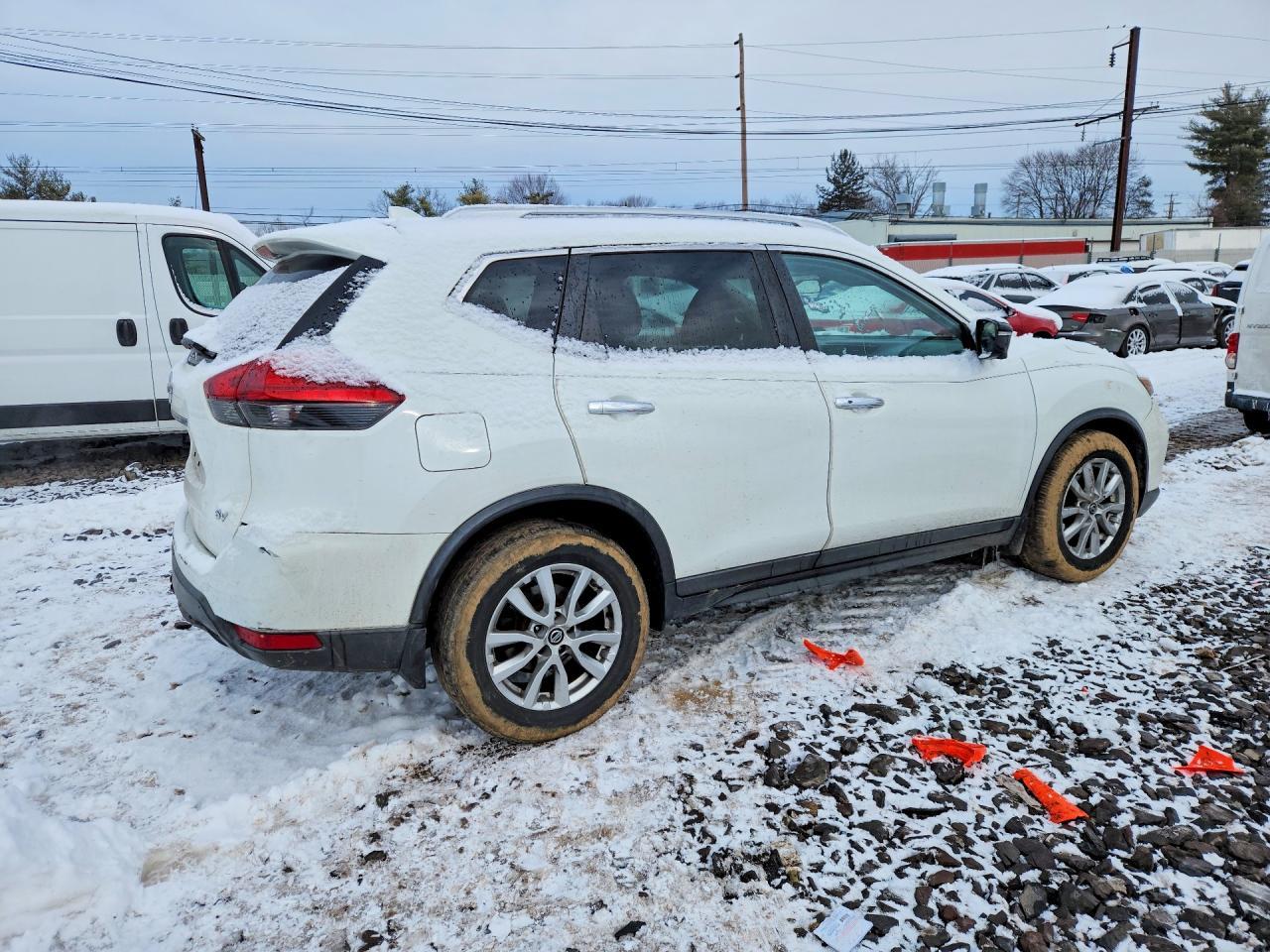 2017 Nissan Rogue sv
