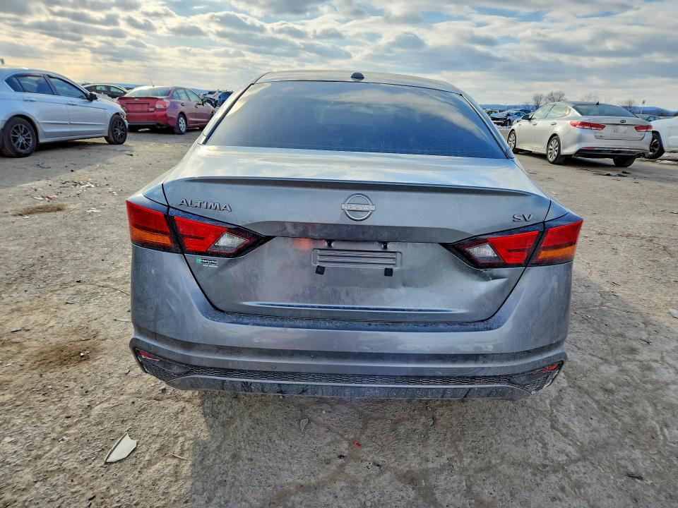 2023 Nissan Altima sv