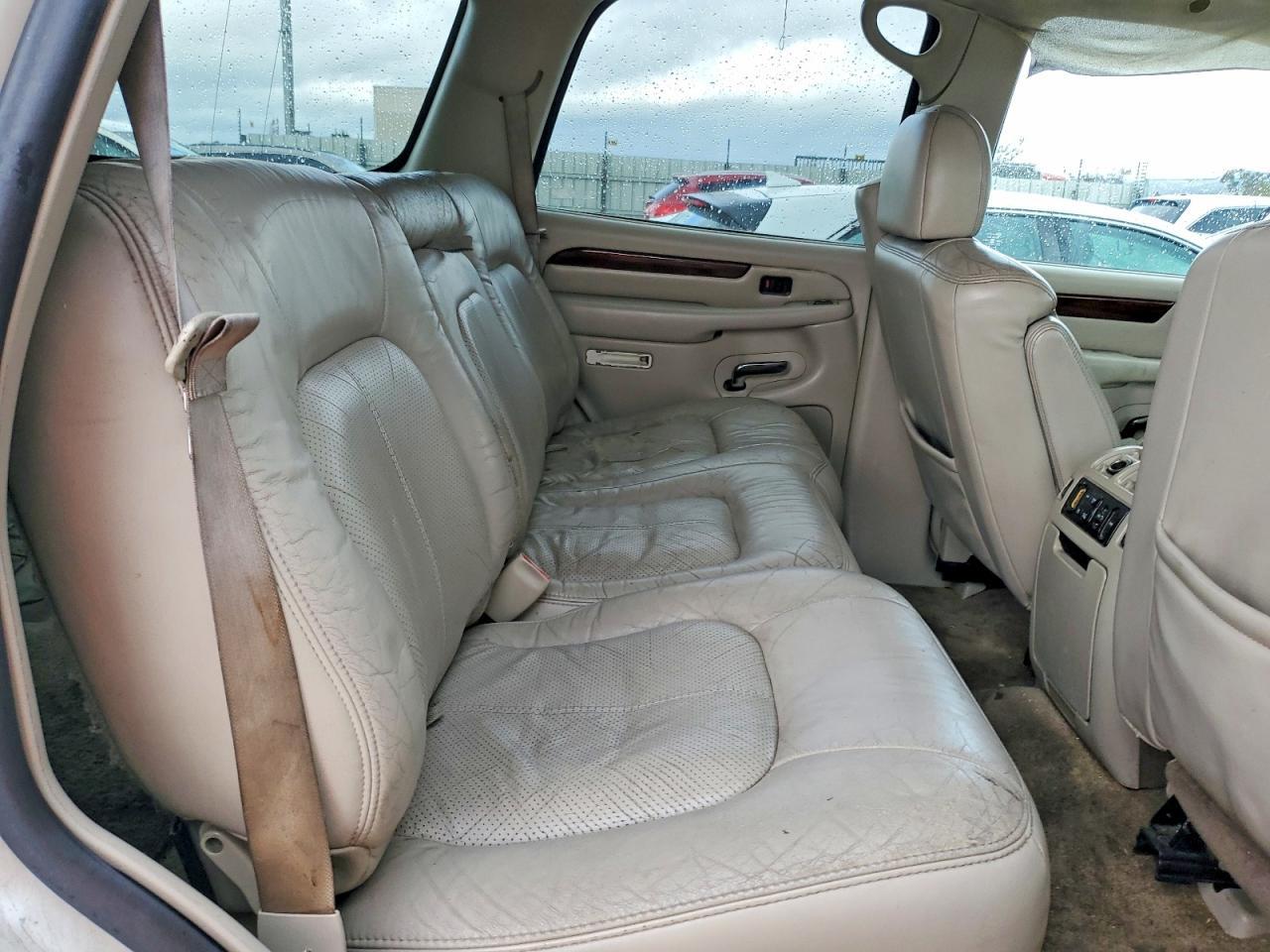 2002 Cadillac Escalade Luxury