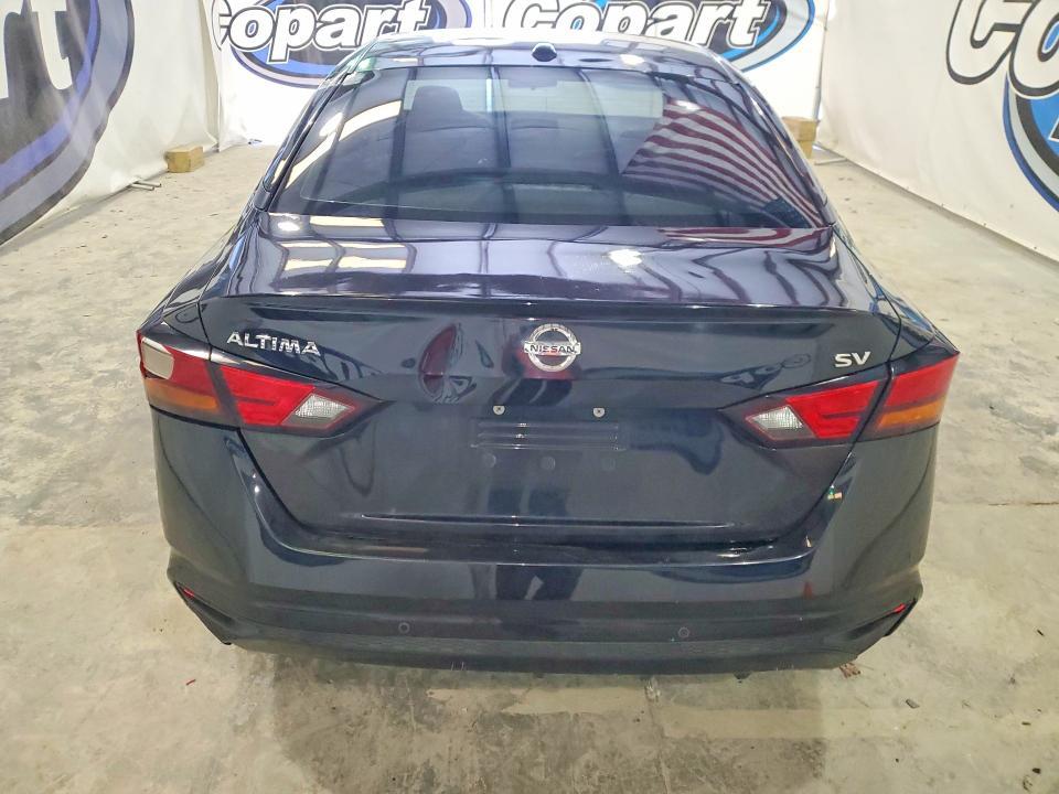 2021 Nissan Altima sv