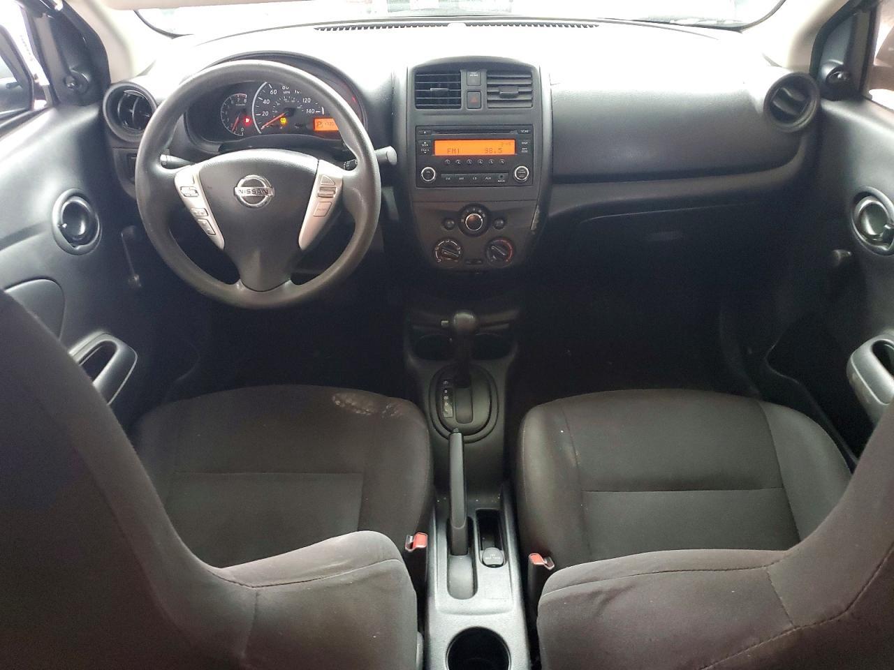 2015 Niss Versa s