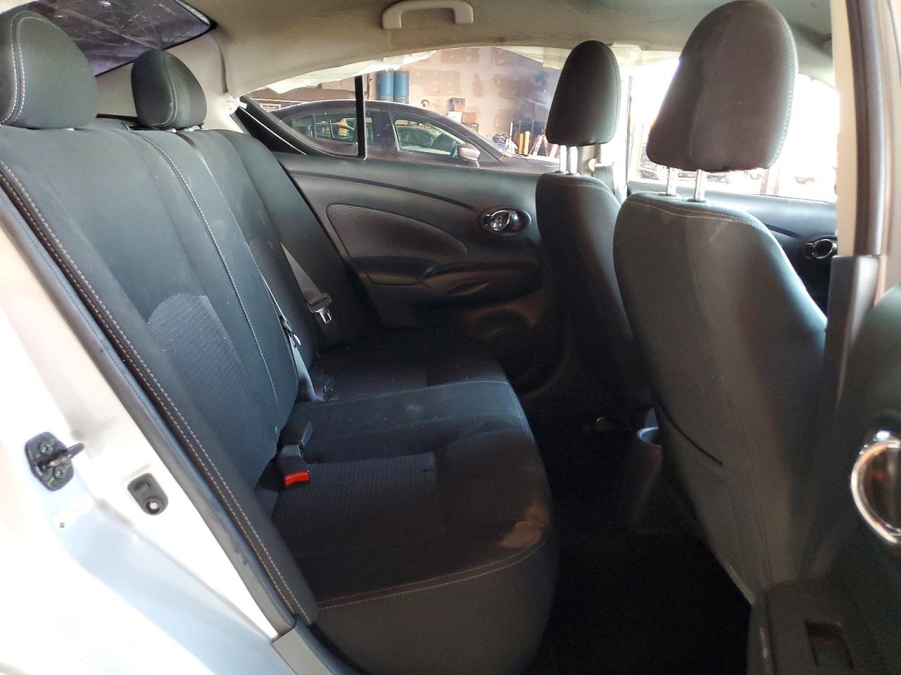 2019 Nissan Versa sv