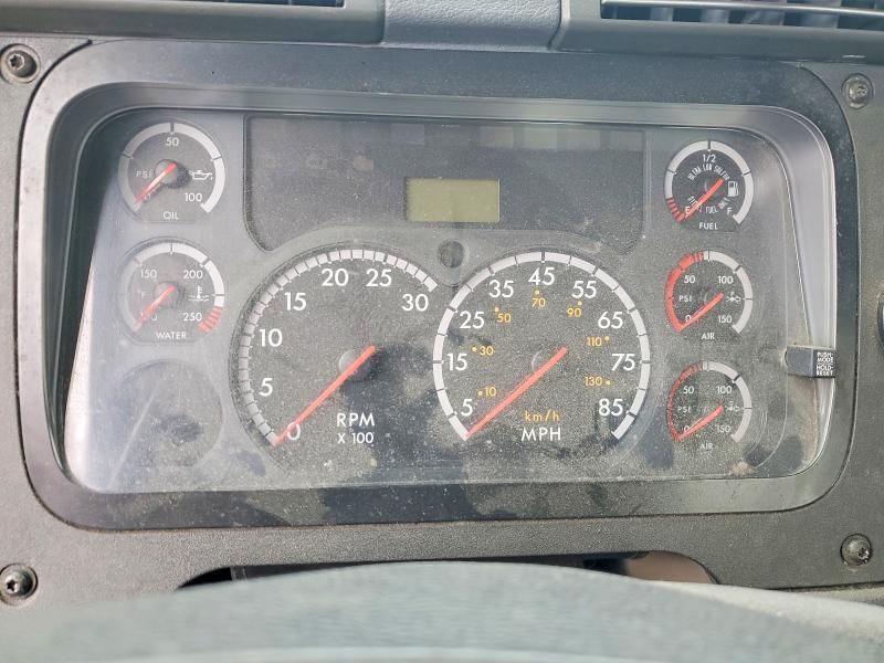 2010 Freightliner Cascadia 125