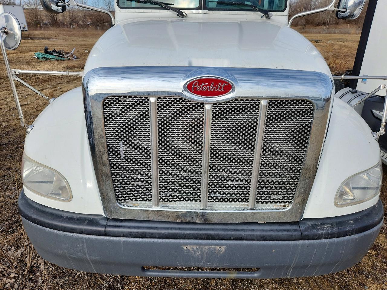 2017 Peterbilt 348 Semi Truck
