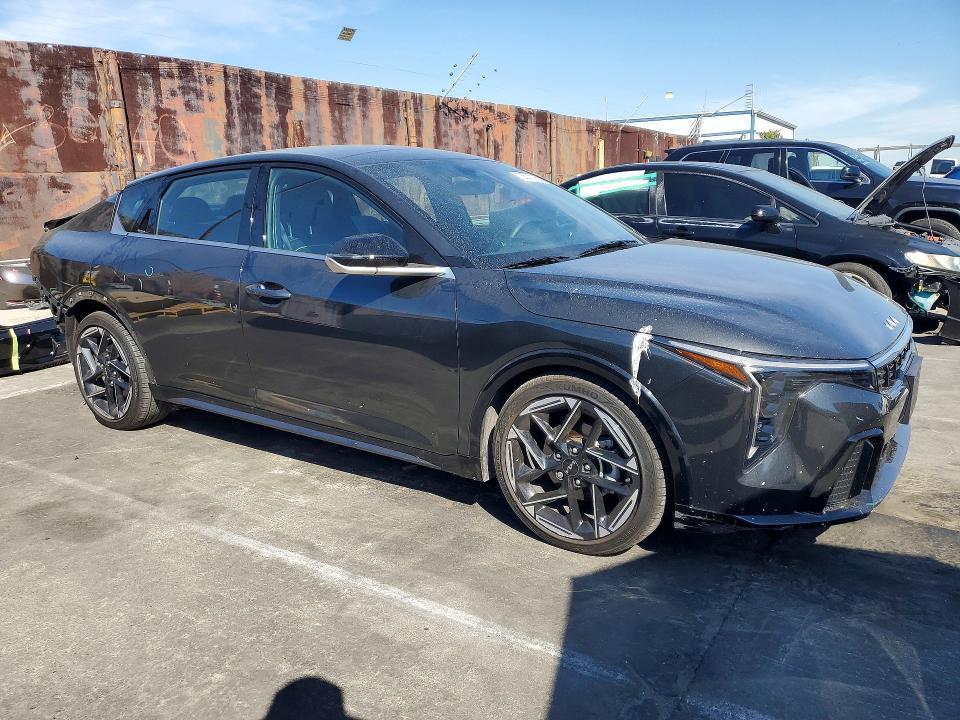 2025 KIA K4 gt Line