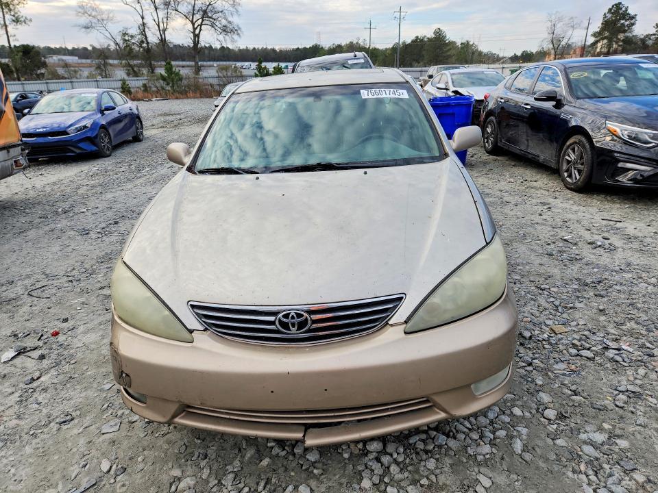 2005 Toyota Camry le