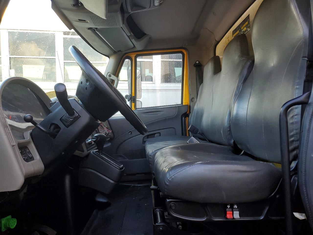2018 International 4300 BOX Truck