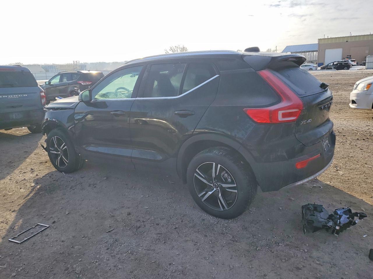 2025 Volvo Xc40 Core