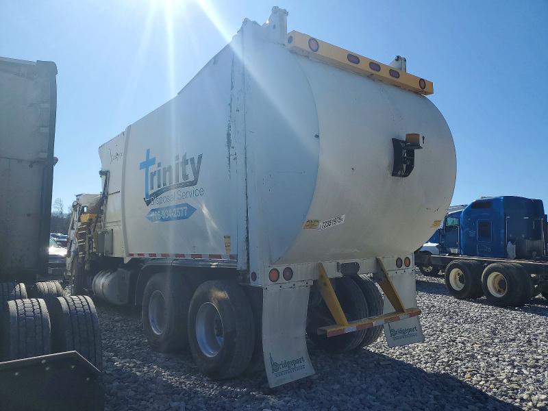 2022 Peterbilt 520 Refuse Truck