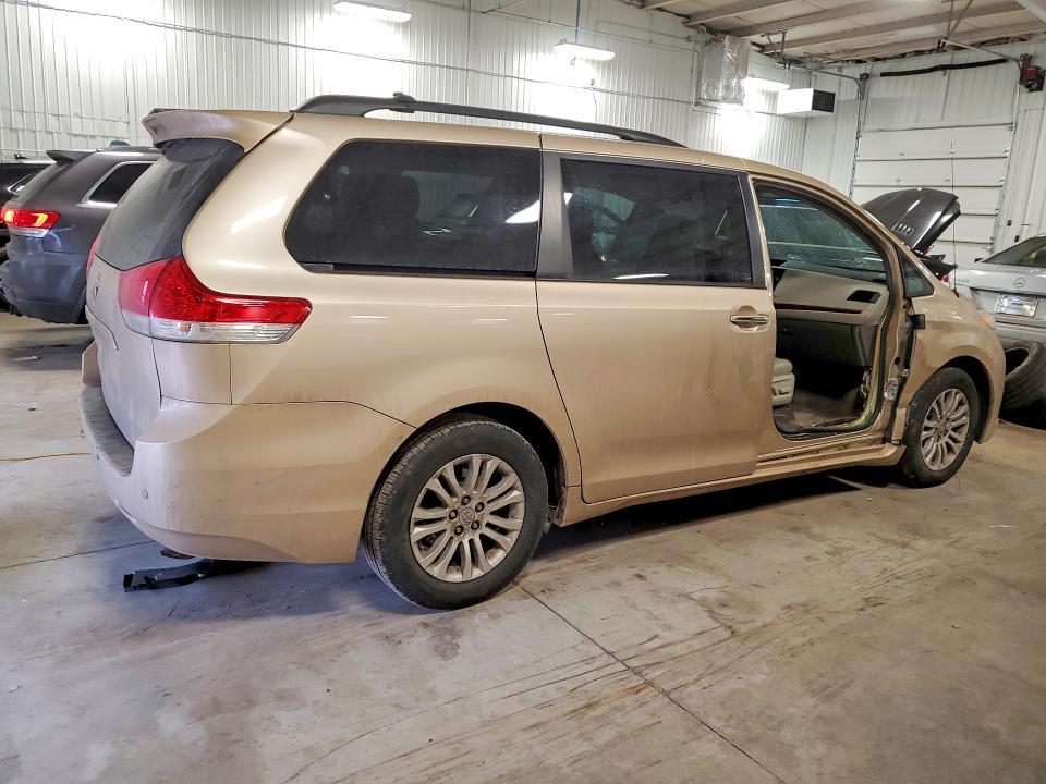 2013 Toyota Sienna xle