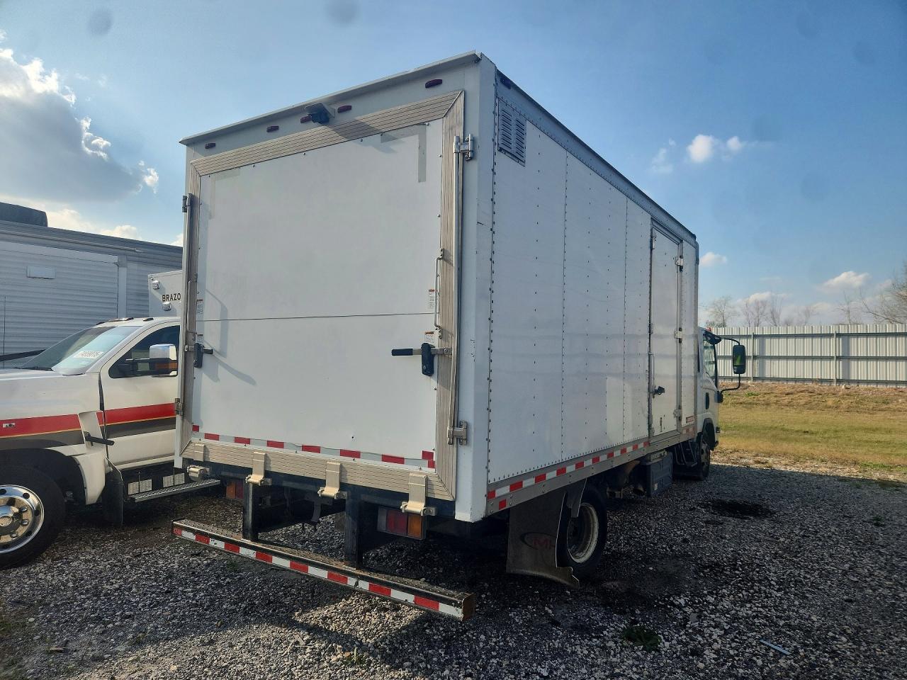 2019 Isuzu NPR HD BOX Truck