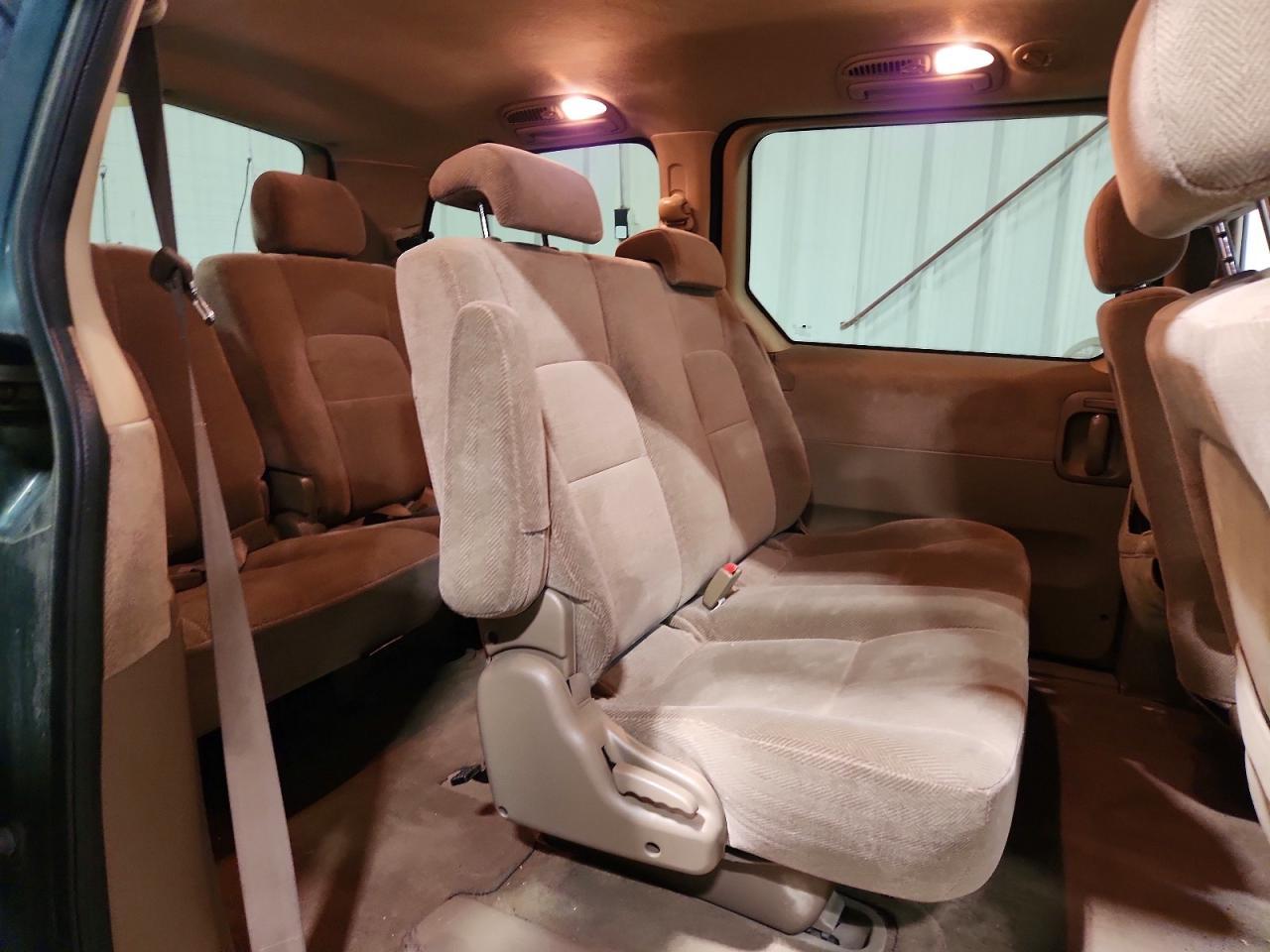 2003 KIA Sedona ex