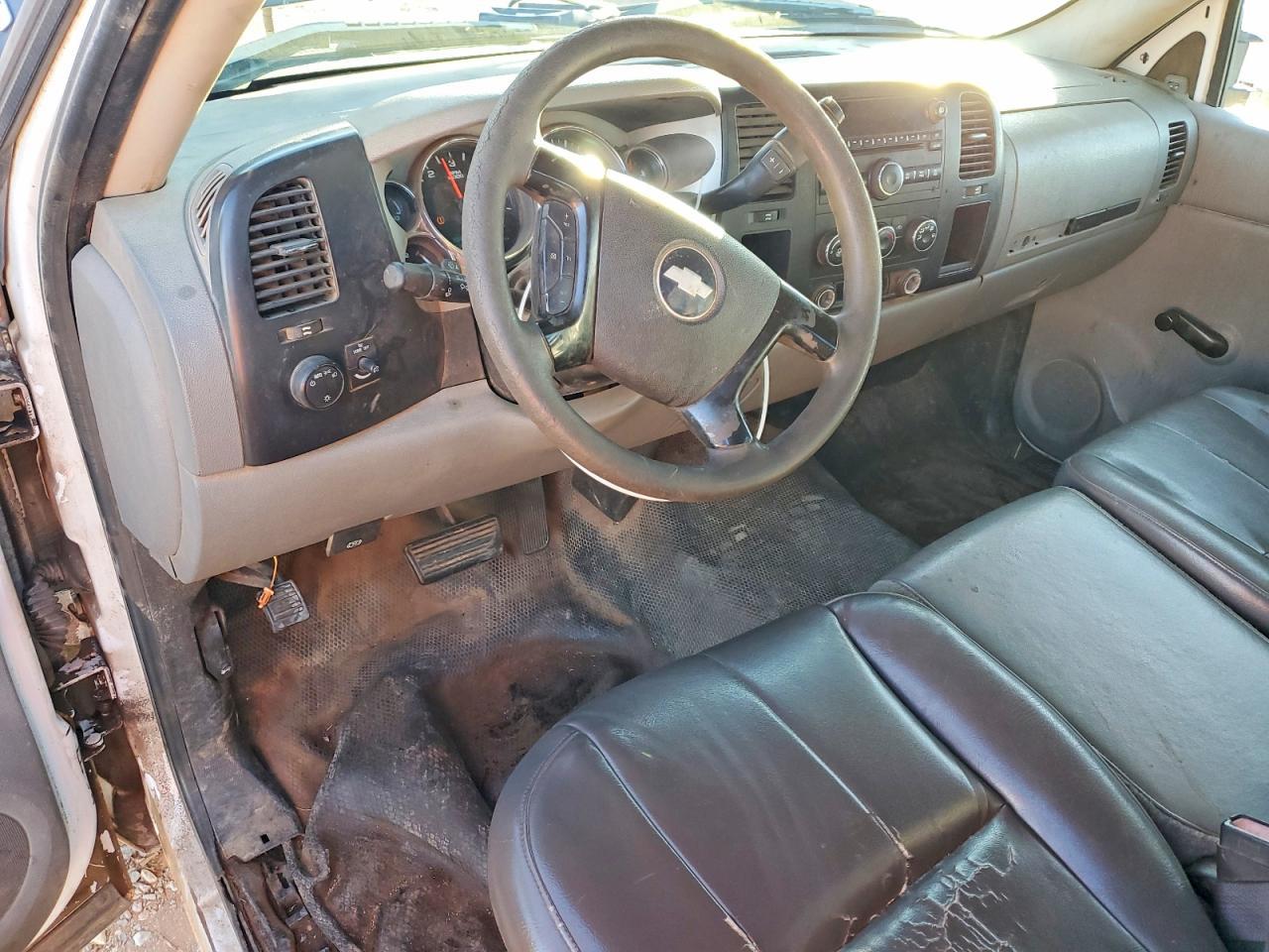 2008 Chevrolet Silverado Flatbed Truck