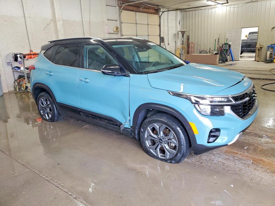 2024 KIA Seltos s