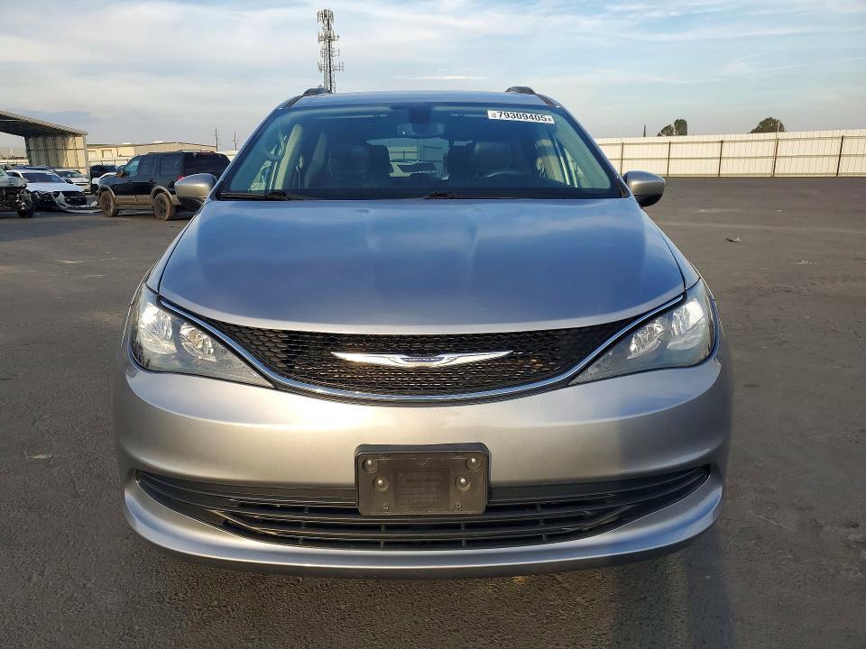 2020 Chrysler Voyager lxi