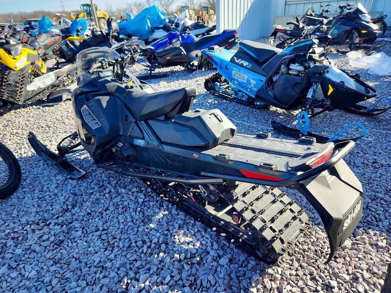 2023 Skidoo Renegade 850 adr