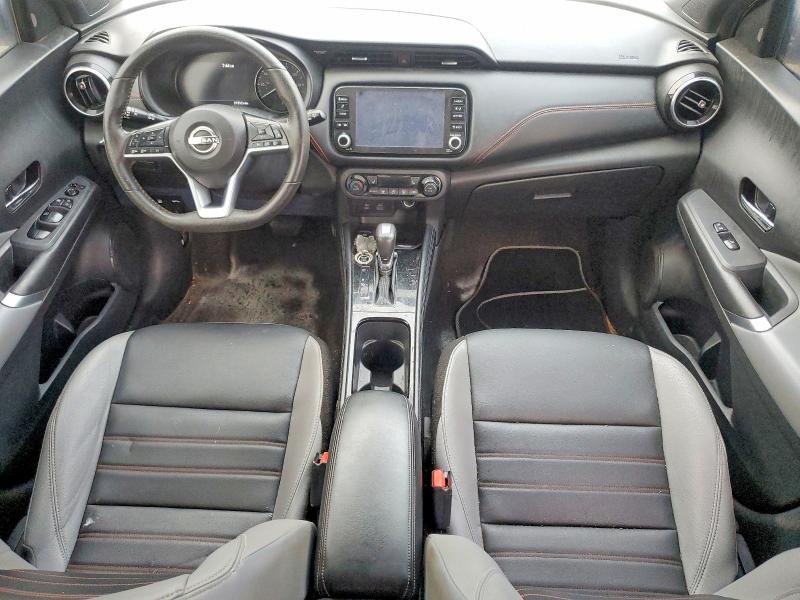 2022 Nissan Kicks sr
