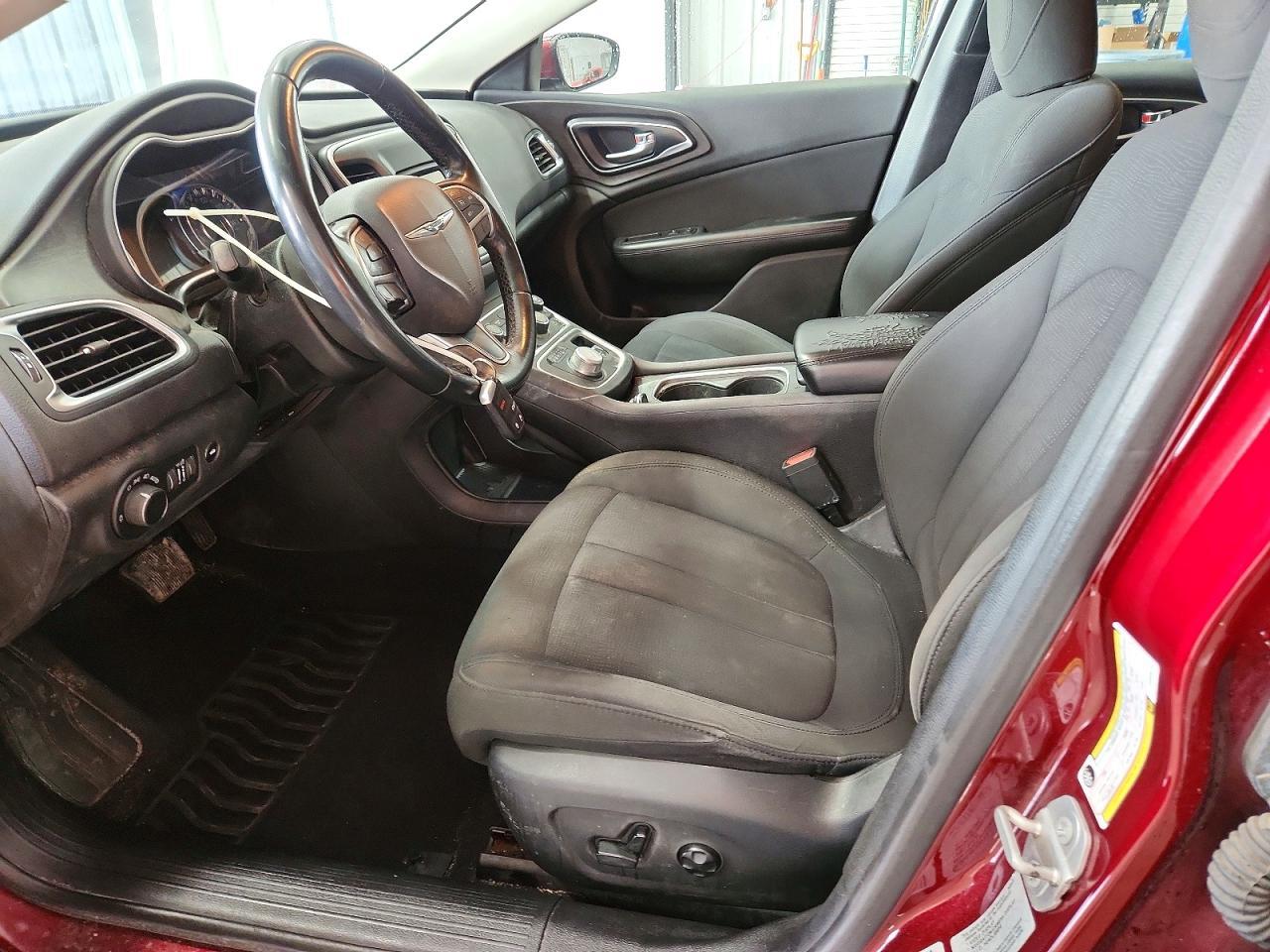 2017 Chrysler 200 lx