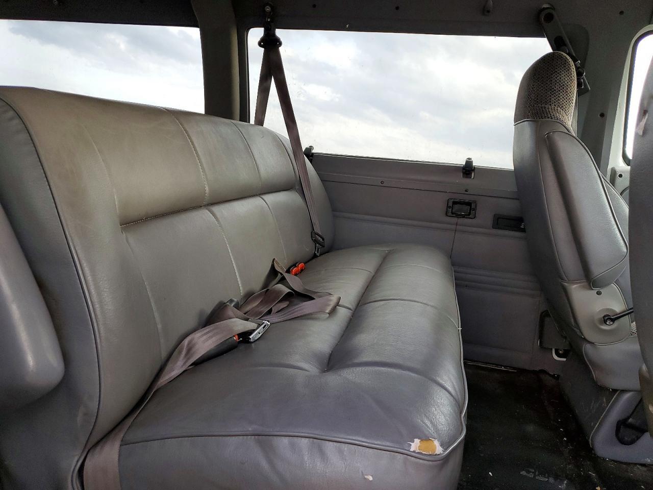 1999 Dodge Ram Wagon B3500