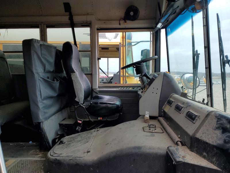 2011 Thomas School Bus-school bus