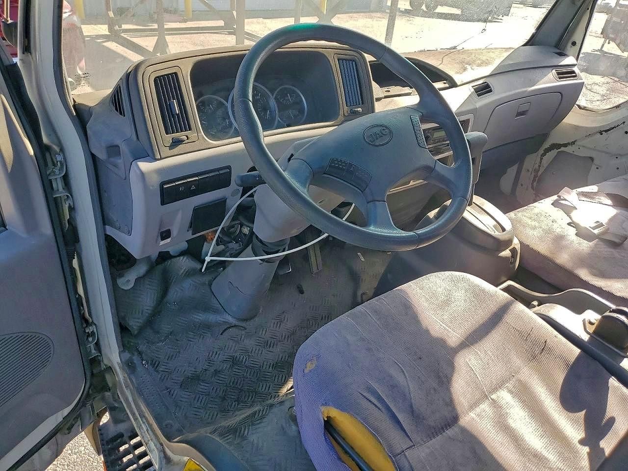 2015 Greenpower Motors 2015 Green Power Motor Company EVC210