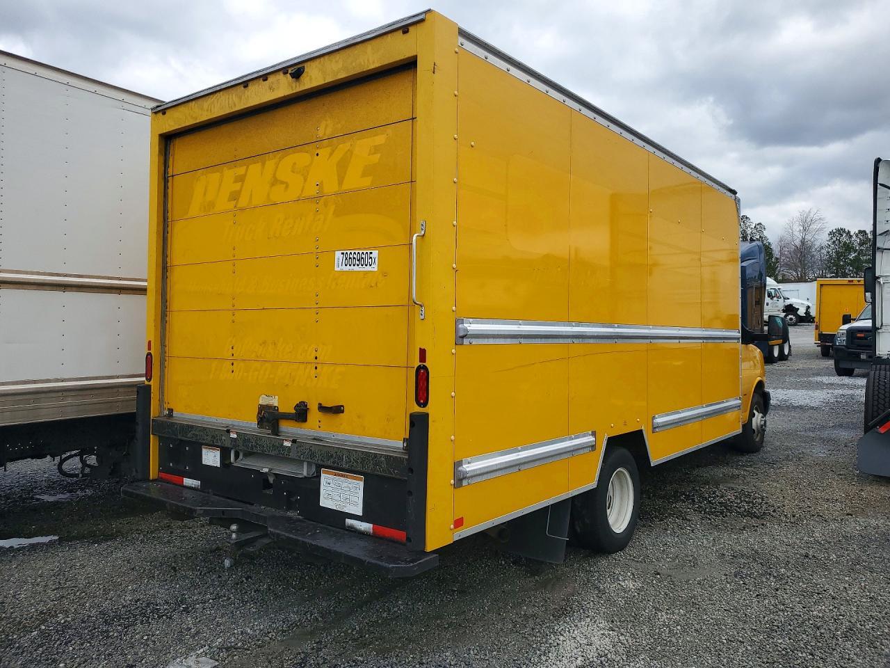 2021 GMC Savana box Truck