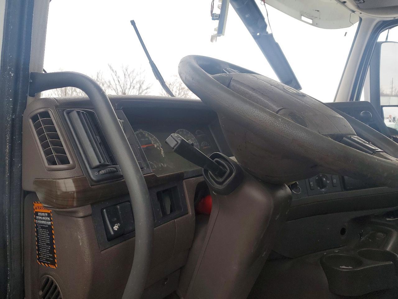 2017 Volvo VN VNM