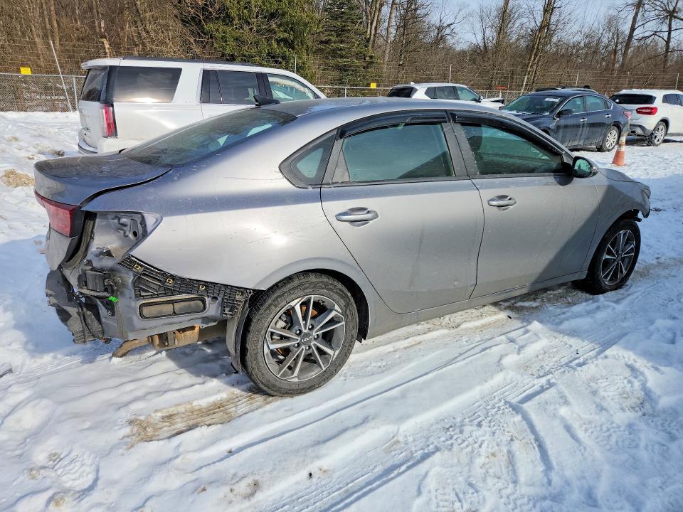 2023 KIA Forte lx