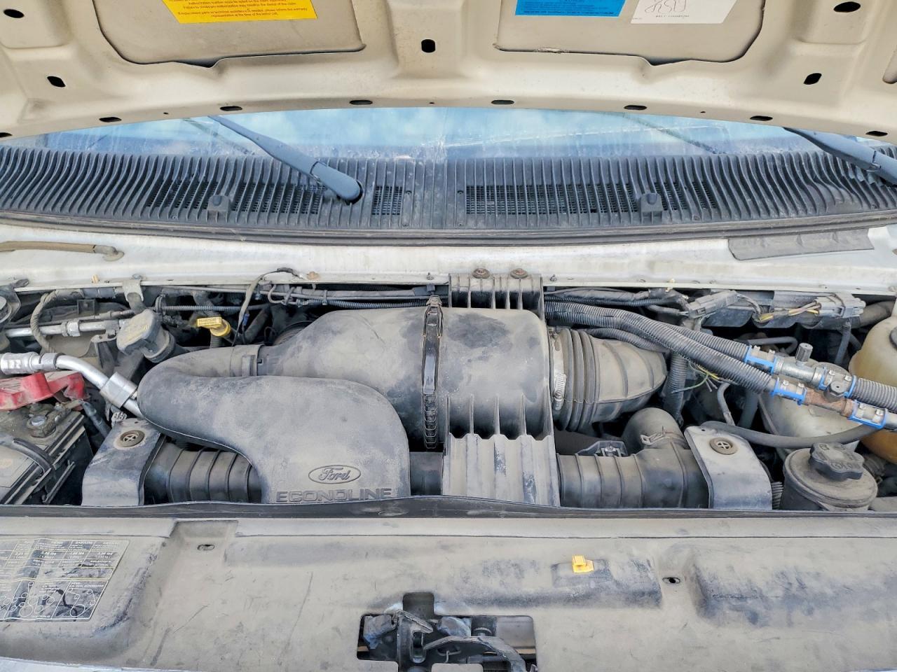 2012 Ford Econoline E350 Super Duty Cutaway Van