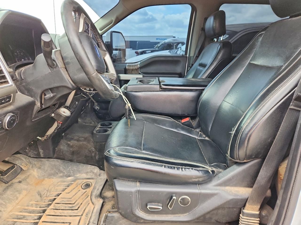 2018 Ford F350 Super Duty Flatbed Truck