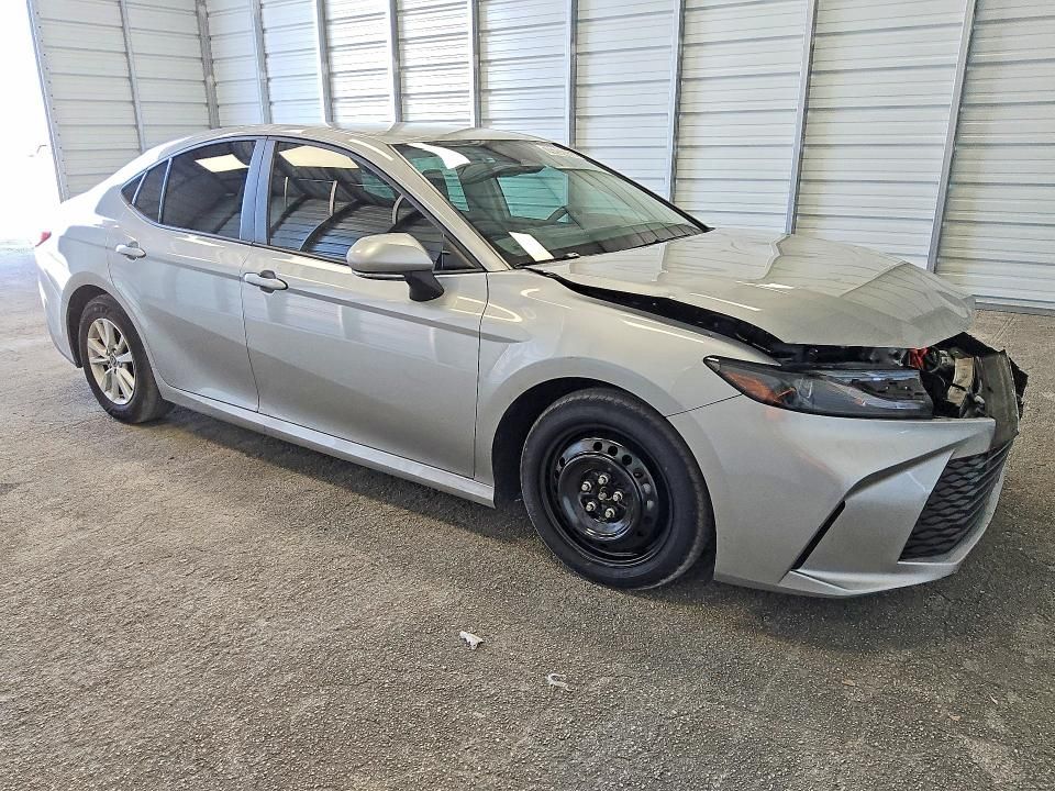 2025 Toyota Camry le
