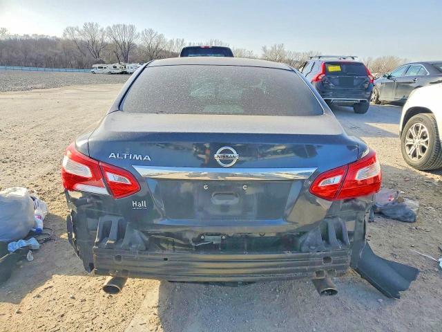 2016 Niss Altima 2.5 s