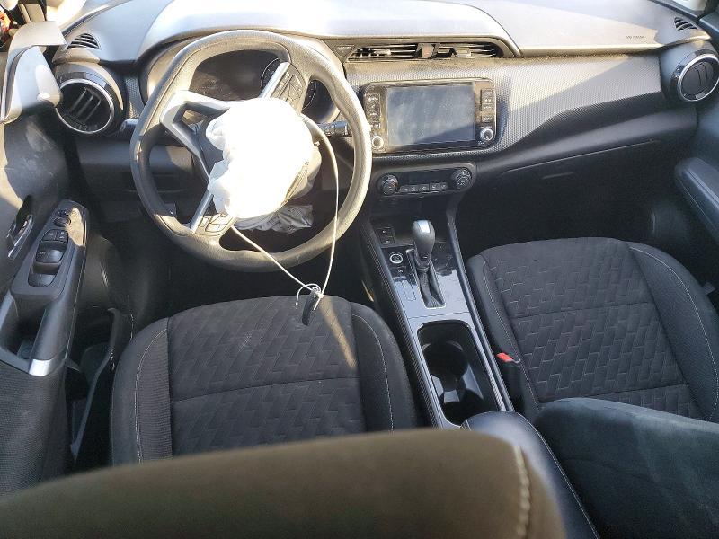 2022 Nissan Kicks sv