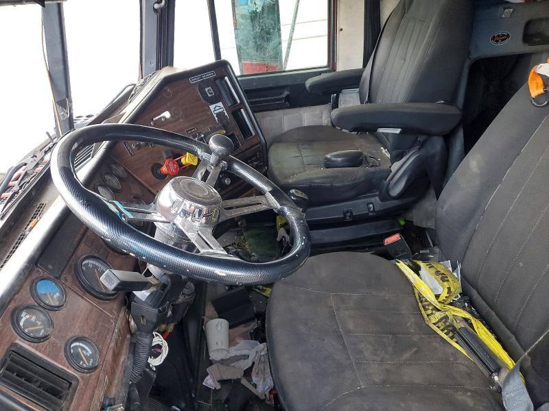 1999 Freightliner Convention Semi Truck