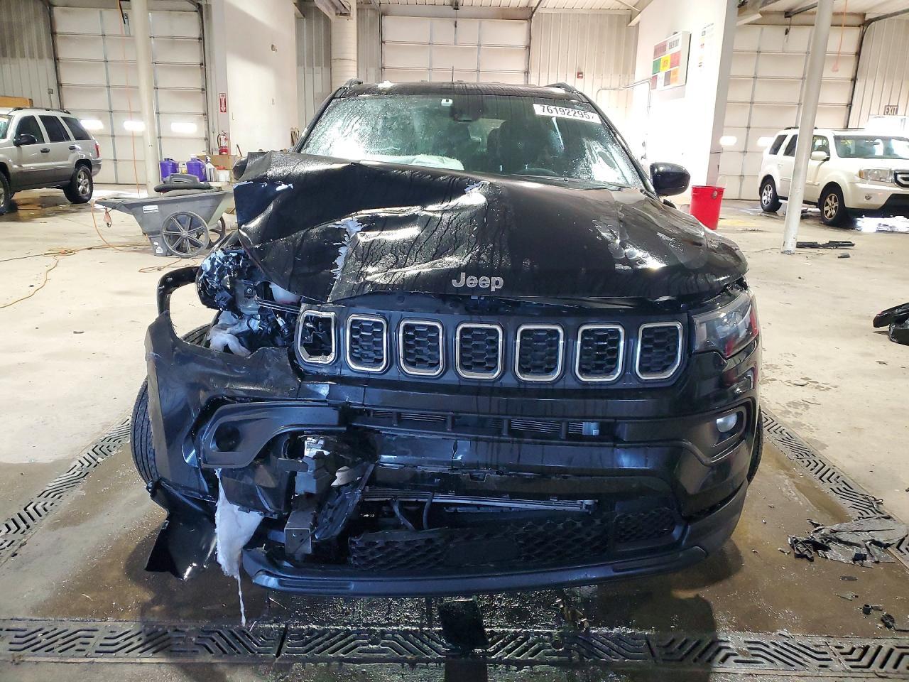 2024 Jeep Compass Latitude lux