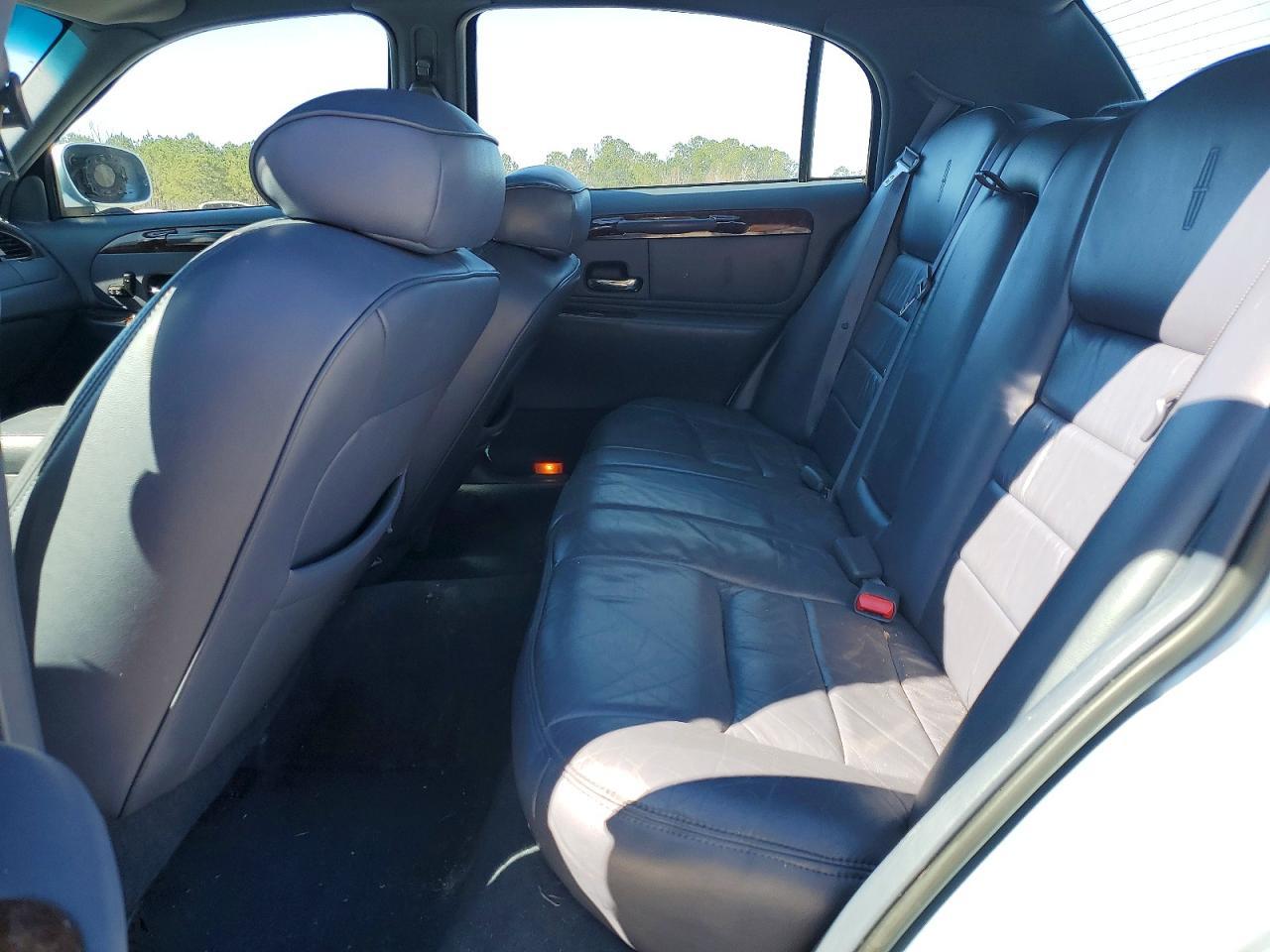 1998 Lincoln Town car Signature