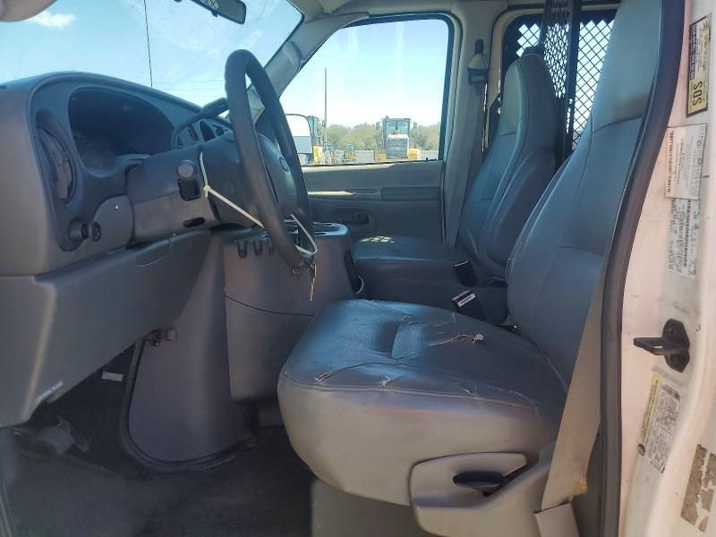 2005 Ford E250 Utility / Service Van