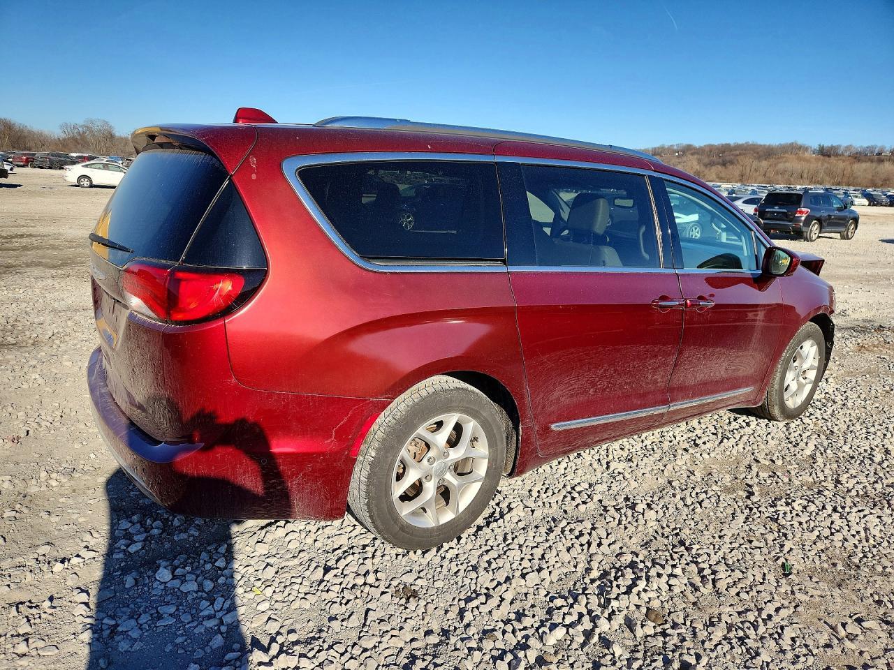 2020 Chrysler Pacifica Touring l
