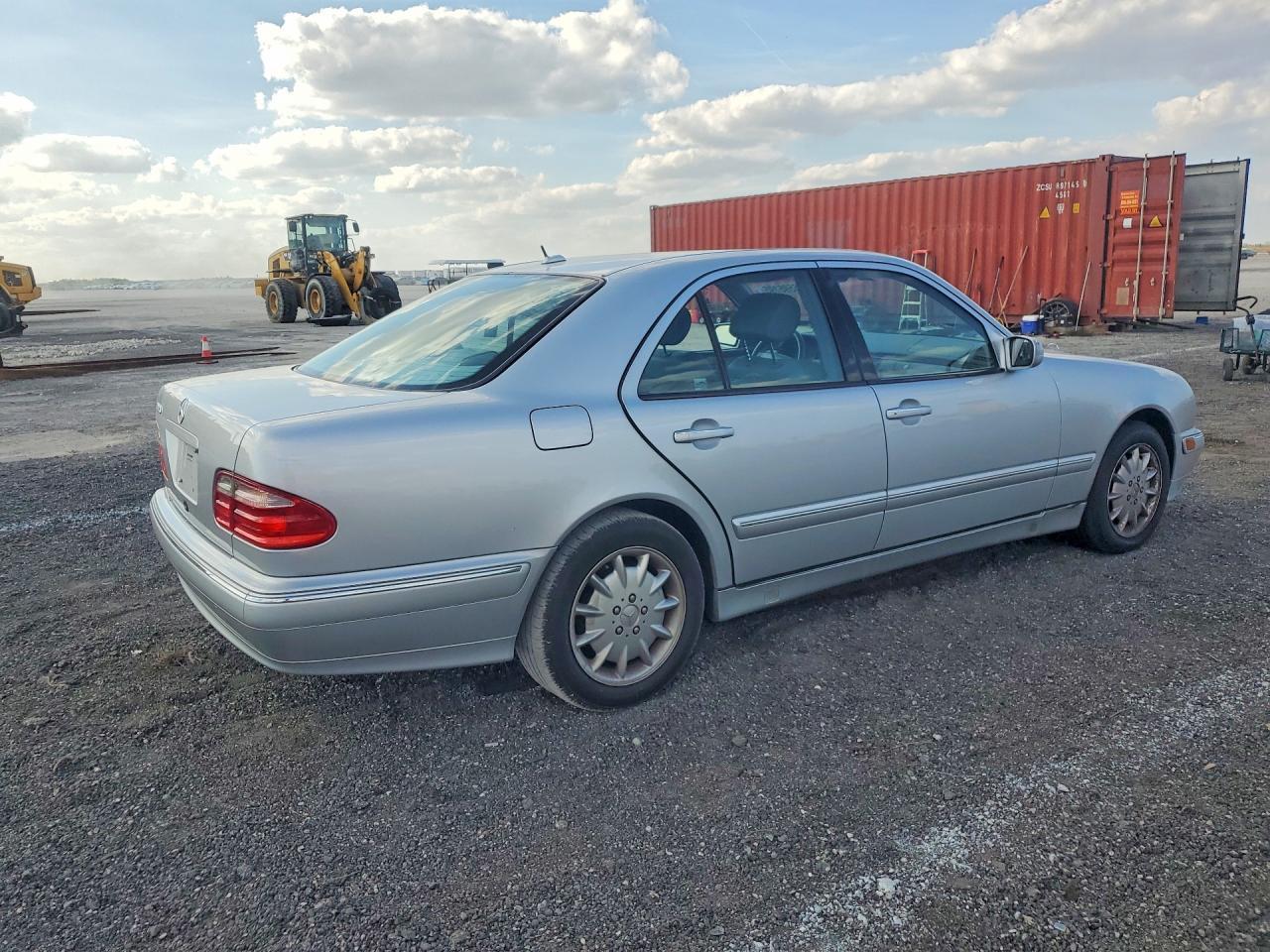 2000 Mercedes-Benz E 320