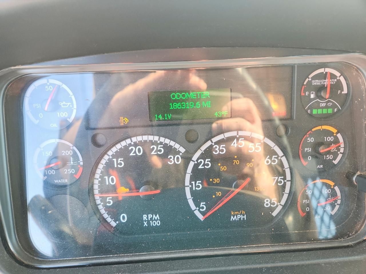 2017 Freightliner Business Class M2 Flatbed Truck