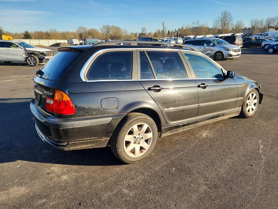 2003 BMW 325 xit