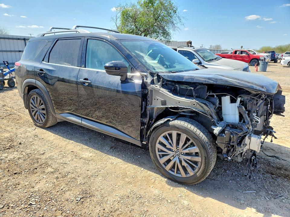 2022 Nissan Pathfinder sl