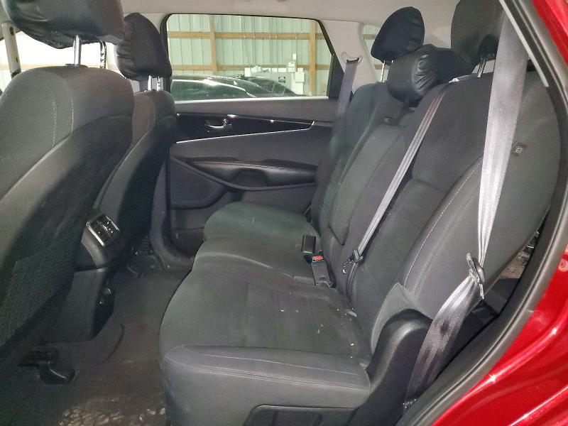 2016 KIA Sorento lx V6