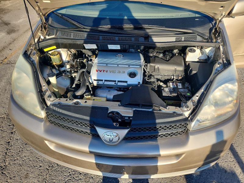 2004 Toyota Sienna xle 7 Passenger